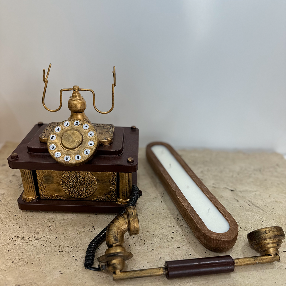 Scented wooden candle