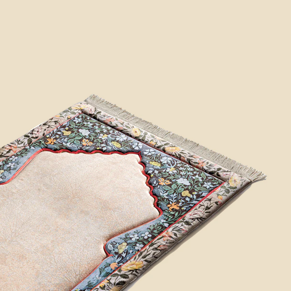 سجادة صلاة فاخرة بتصميم زهور