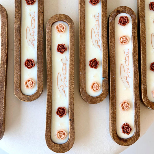 Scented wooden candle